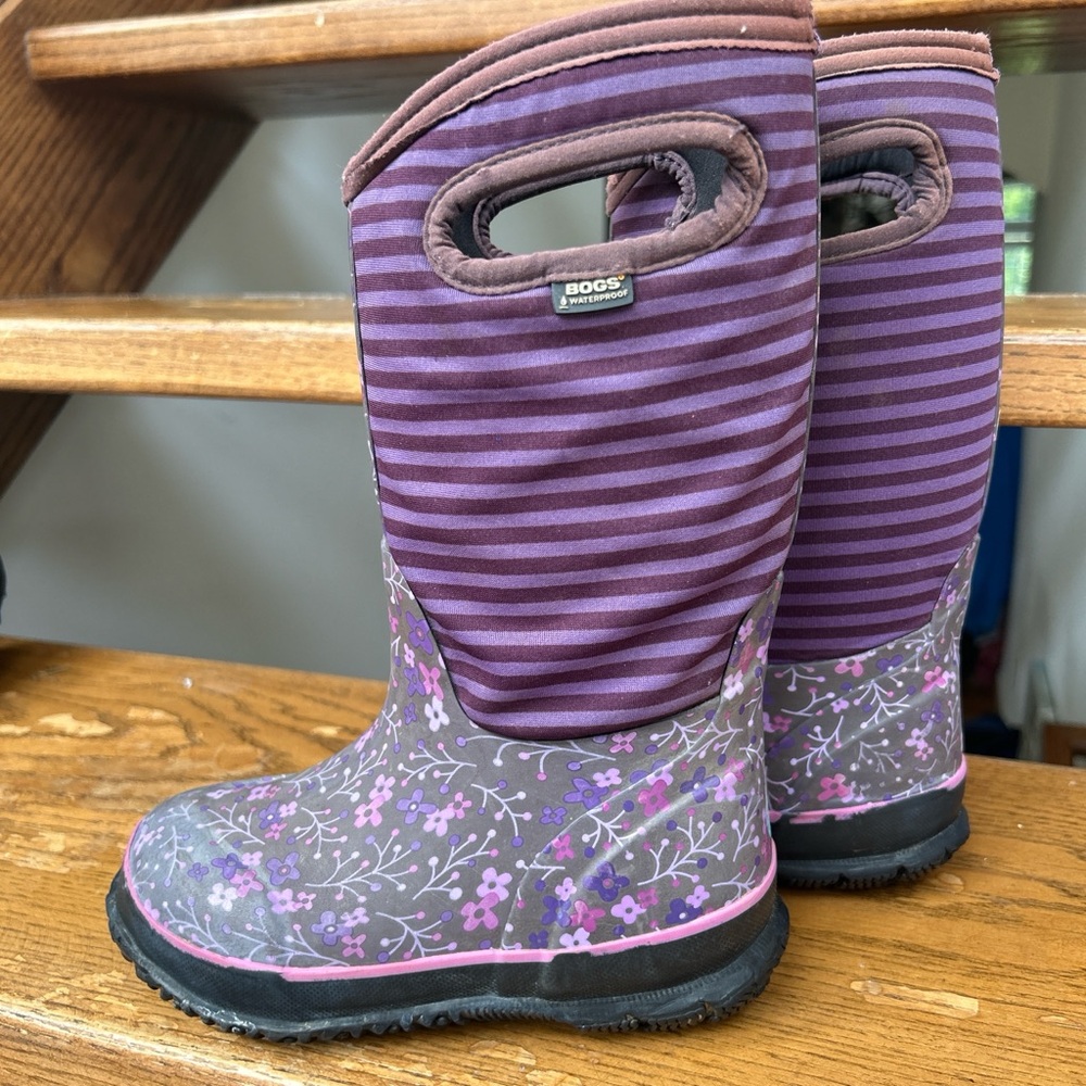 Bogs Kids Flower Stripe waterproof insulated boots snow winter barn chore muck